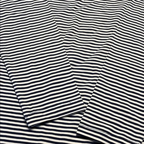 Lands' End Navy Blue and White Striped Long Sleeve Tee NWT - Picture 4 of 6